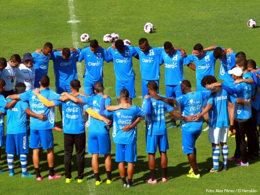 La H entrena en Comayagua con camisa nueva