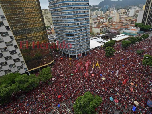 FOTOS: El multitudinario recibimiento de los hinchas al Flamengo luego de ganar la Copa Libertadores