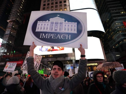 En calles de Boston y Nueva York piden la destitución de Donald Trump