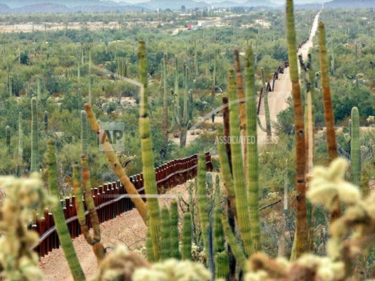 Los datos tras la aprobación de fondos militares del Pentágono para el muro