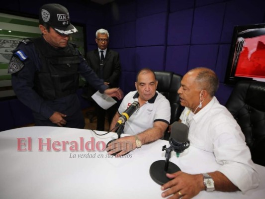 FOTOS: Así fue la captura del periodista David Romero en las instalaciones de Radio Globo