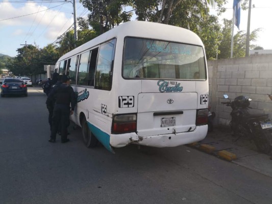 FOTOS: Terrible escena donde mataron a un hombre dentro de bus en Puerto Cortés