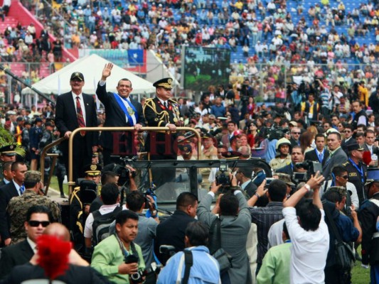 Los 13 puntos que nunca faltan en las tomas de posesión en Honduras