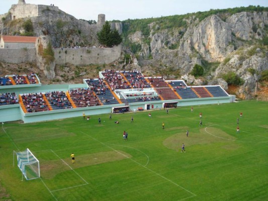 FOTOS: Los estadios más raros del mundo