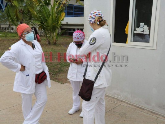 Así arrancó la cuarta jornada de vacunación para terminar de inmunizar al personal médico en la capital (FOTOS)  