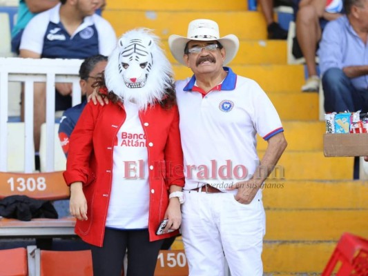 Rostros de pasión en la final: Aficionados de Motagua y Olimpia pintan el Estadio Nacional