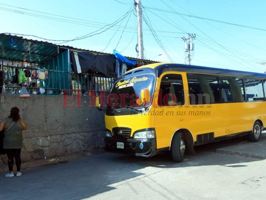 Así quedó la escena del sangriento ataque de sicaria a bus rapidito