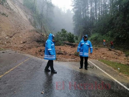 Una muerte y devastación deja la tormenta Iota a su llegada a Honduras (FOTOS)