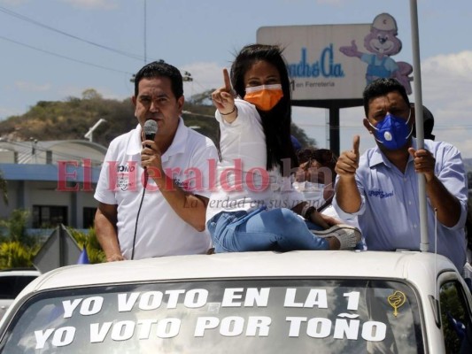 Con una caravana, fotografías y discursos Nasry Asfura cierra su campaña en la capital (FOTOS)