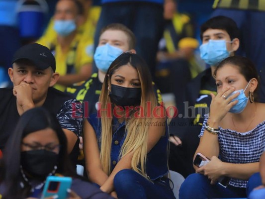 Estadio lleno y show de la Mega Barra: Así se vive el ambiente en el Real España-Motagua