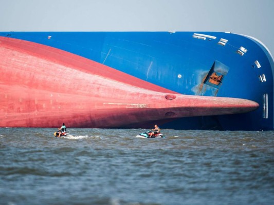 FOTOS: Las impactantes imágenes del naufragio de un buque en EE UU