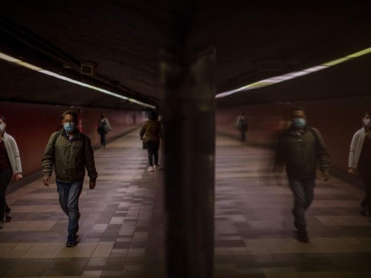 La carrera de España contra el coronavirus en imágenes