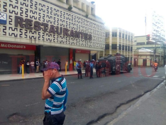 Caos en el centro de la capital de Honduras por disturbios de la Alianza