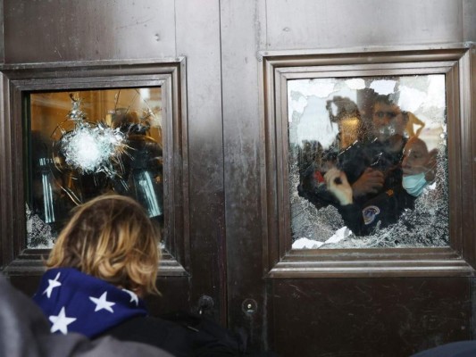 Las imágenes más impactantes de la turba pro-Trump en el Capitolio