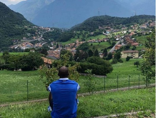 Así es la vida de David Suazo en Italia