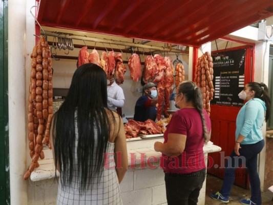 A excepción del uso de mascarilla, comercios de la capital viven peligrosa normalidad  