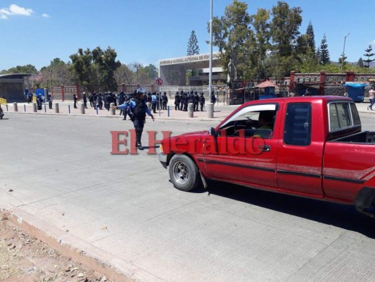 Así fue la protesta protagonizada por encapuchados en Ciudad Universitaria