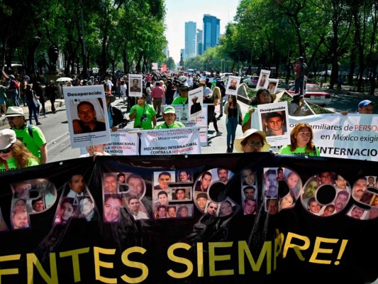 'Lucha y no fiesta': Las protestas en el Día de las Madres en México