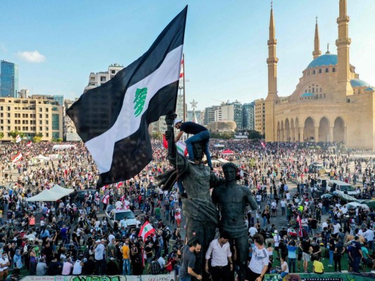 Impactantes imágenes de las protestas en Beirut, tras mortal explosión en puerto