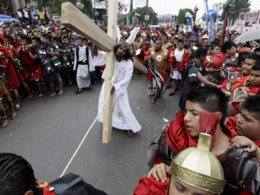 FOTOS: Los viacrucis más dolorosos y extremos del mundo