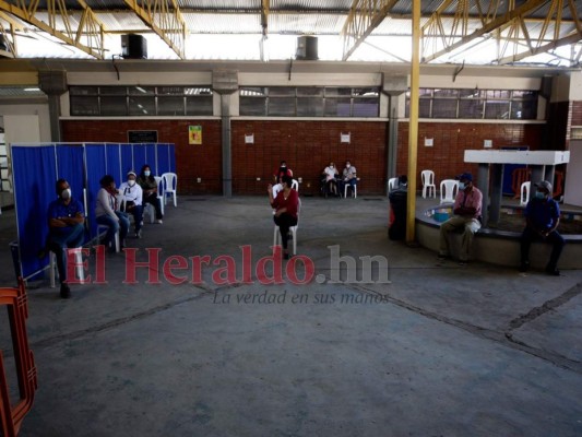 Abarrotados continúan los triajes del Distrito Central; el covid no da tregua (Fotos)