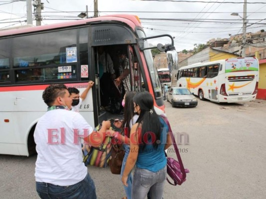 Entre restricciones y operativos, capitalinos viajan durante Semana Santa