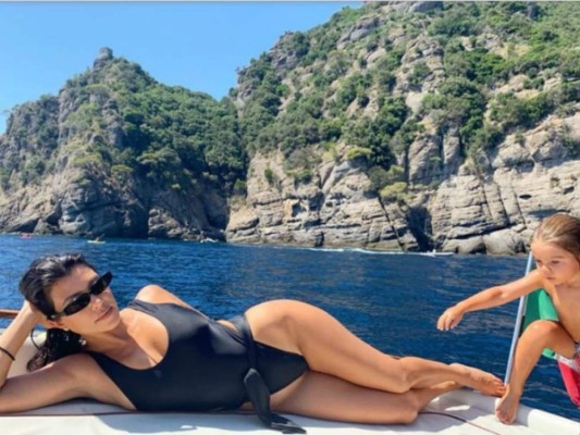 FOTOS: Así fueron las vacaciones de lujo de Kourtney Kardashian  