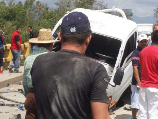 Fotos: Los destrozos que dejó el aparatoso accidente en carretera a La Lima