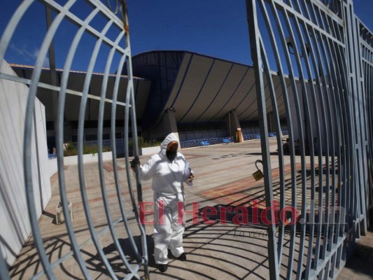 El colapso vuelve a agobiar centros de triaje en la capital (FOTOS)