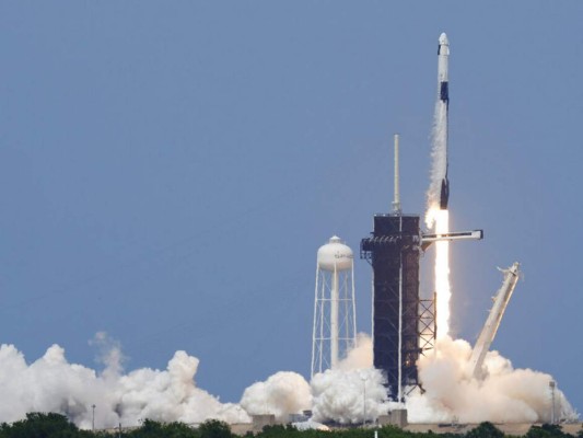 FOTOS: Así fue el lanzamiento histórico del cohete SpaceX