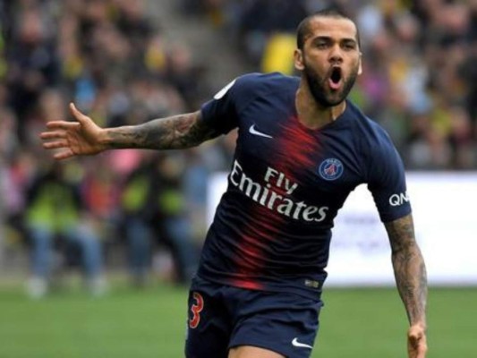 Dani Alves, el futbolista con más títulos en la historia (Fotos)