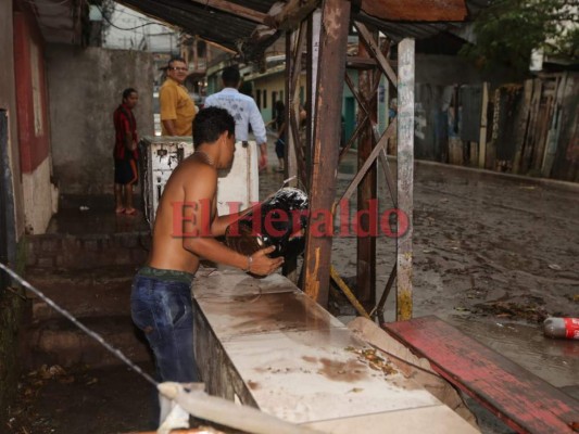 Impactantes fotos de los daños provocados en el Barrio Los Jucos de la capital de Honduras