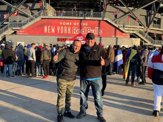 Catrachos llegaron a apoyar a la Selección de Honduras en amistoso ante Ecuador