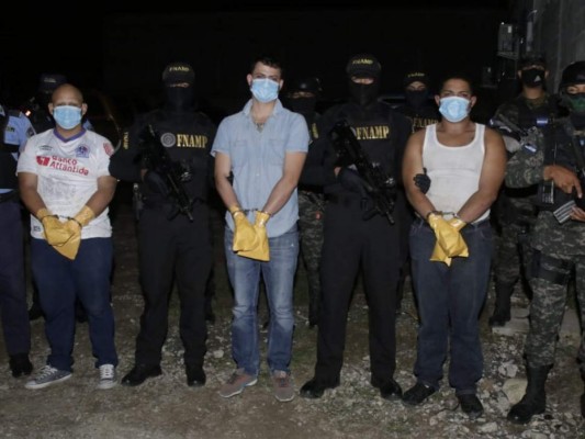 FOTOS: Con armas de grueso calibre e indumentaria militar caen presuntos autores de masacre