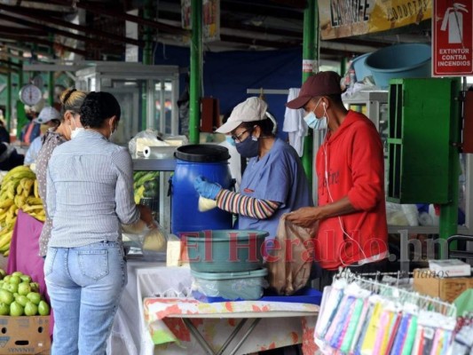 Capitalinos comenzaron a abastecerse desde este viernes previo a las elecciones (Fotos)