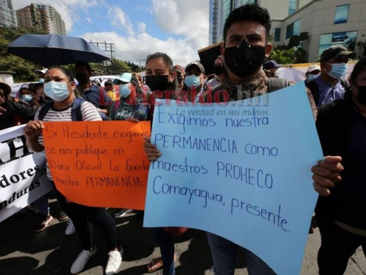 Miles de maestros Proheco protestan por su permanencia en la capital (FOTOS)