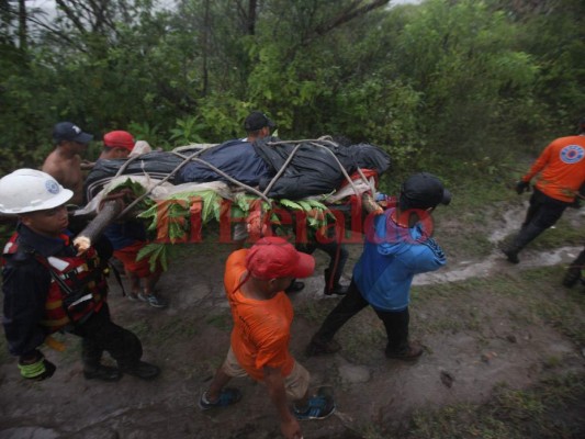 Las dramáticas imágenes del rescate de la primera víctima de las lluvias en Honduras