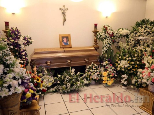 'Nos deja un legado de servicio': así despiden a Yolanda Chávez (FOTOS)