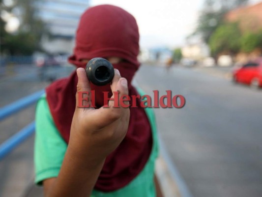 Lo que no se vio de la protesta y tomas del MEU frente a la UNAH