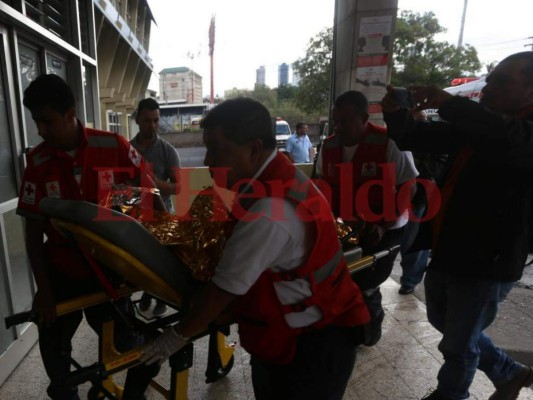 Dramáticas imágenes del choque entre dos buses en la carretera a Olancho que dejó varios heridos