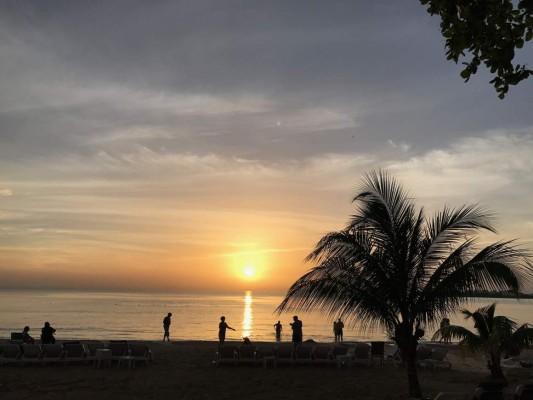 FOTOS: Pánico y tensión tras terremoto de 7.7 en Cuba y Jamaica