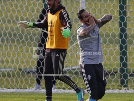 Así fue la visita de Maluma al entrenamiento de la Selección de México