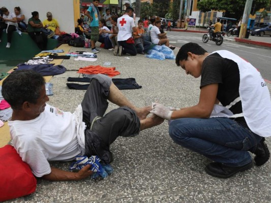 Cansancio, hambre y pies lastimados, el reto más grande para los migrantes