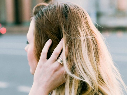 Más brillo y adiós puntas abiertas: beneficios de la mayonesa para el cabello  