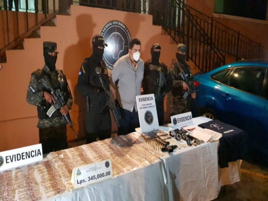 Relojes de lujo, cadenas de oro y miles de lempiras le hallaron a 'Killer', cabecilla de la Mara Salvatrucha