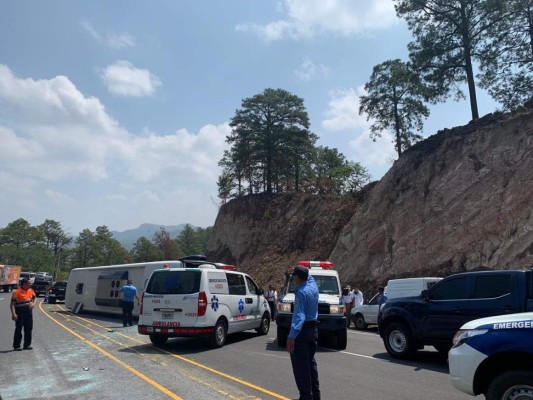 Las dramáticas fotos captadas tras el accidente de un autobús de la Anapo en la CA-5