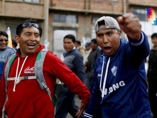 No cesan protestas en Bolivia tras cuestionada autoproclamación de Añez