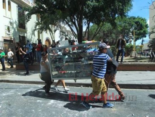 FOTOS: Los daños registrados en protesta de la Plataforma en Tegucigalpa