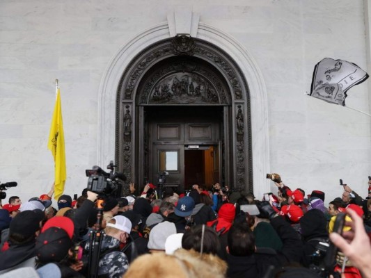 Las imágenes más impactantes de la turba pro-Trump en el Capitolio