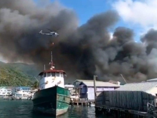 Una isla arrasada por el fuego y una masacre por culpa de una moto: sucesos más impactantes de la semana